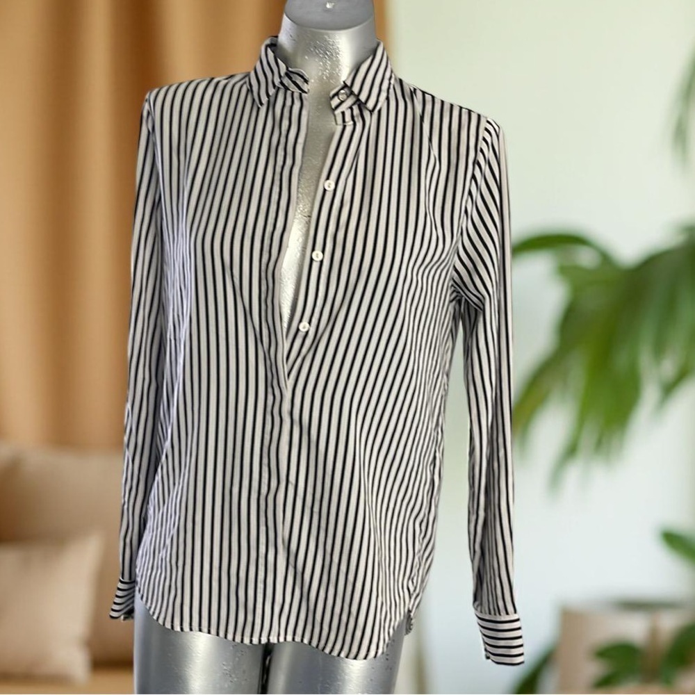 H&M XXS Black and White Striped Women's Top
